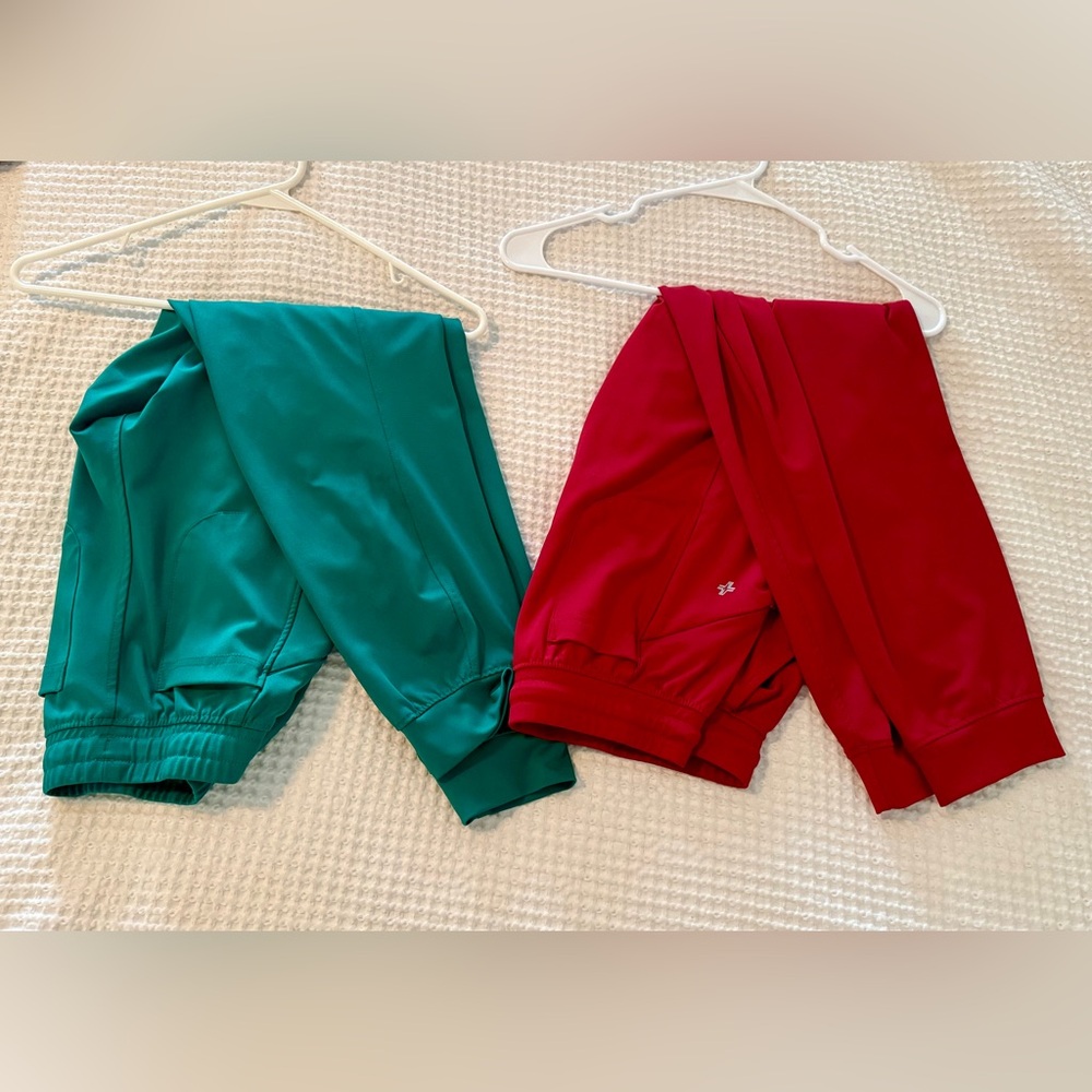 Fit Scrubs Hunter Green and Red Scrub Sets - Picture 2 of 4